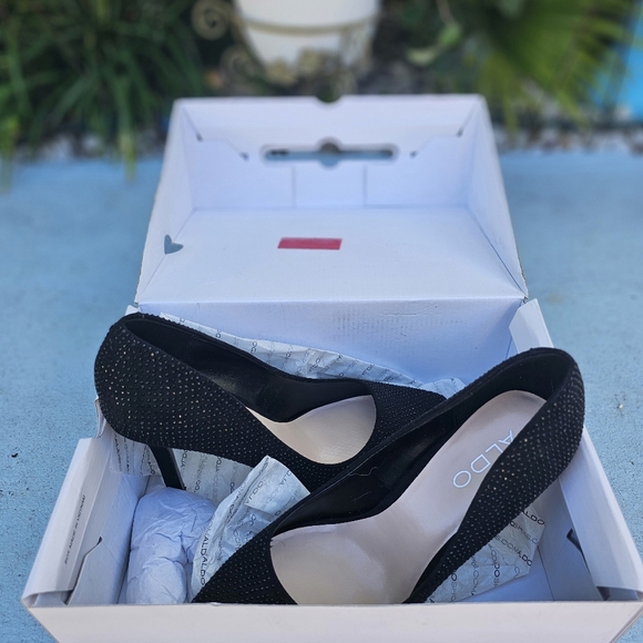 Aldo Pumps Women Size 8M Black Heels All Over Rhinestones - Picture 3 of 8